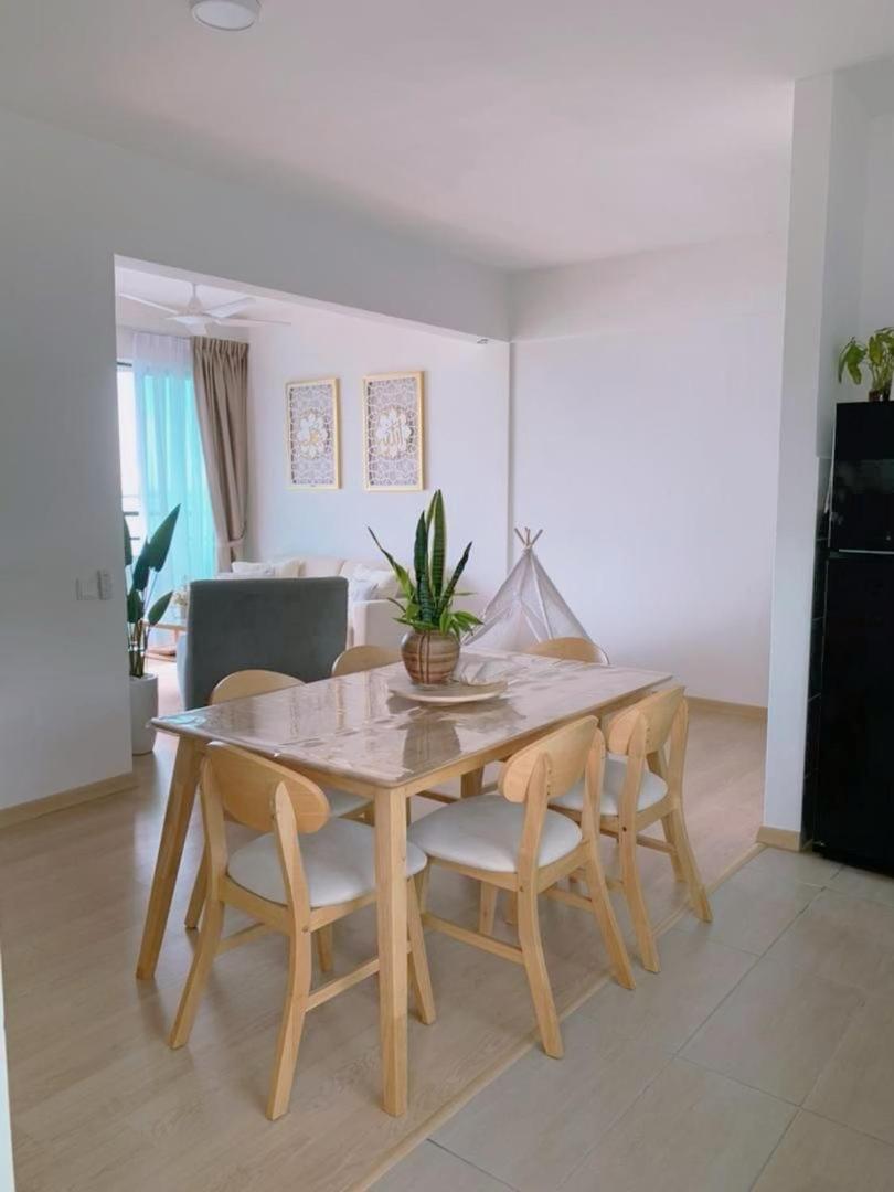 Pantai Puteri Melaka - Seaview 2 Bedroom Tanjung Kling ภายนอก รูปภาพ